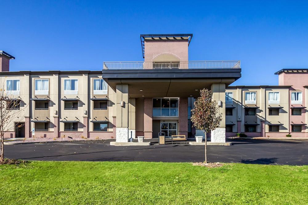 Quality Inn Milwaukee- Brookfield Εξωτερικό φωτογραφία