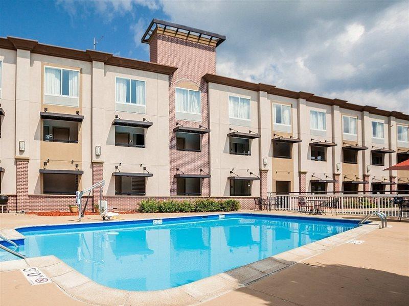 Quality Inn Milwaukee- Brookfield Εξωτερικό φωτογραφία