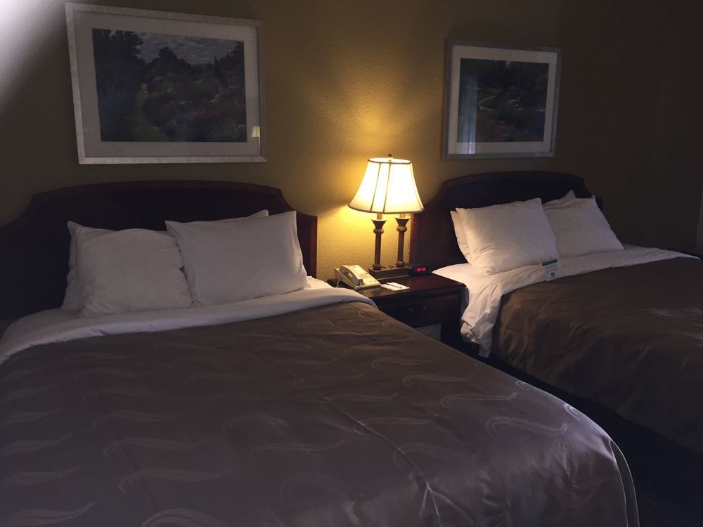 Quality Inn Milwaukee- Brookfield Εξωτερικό φωτογραφία