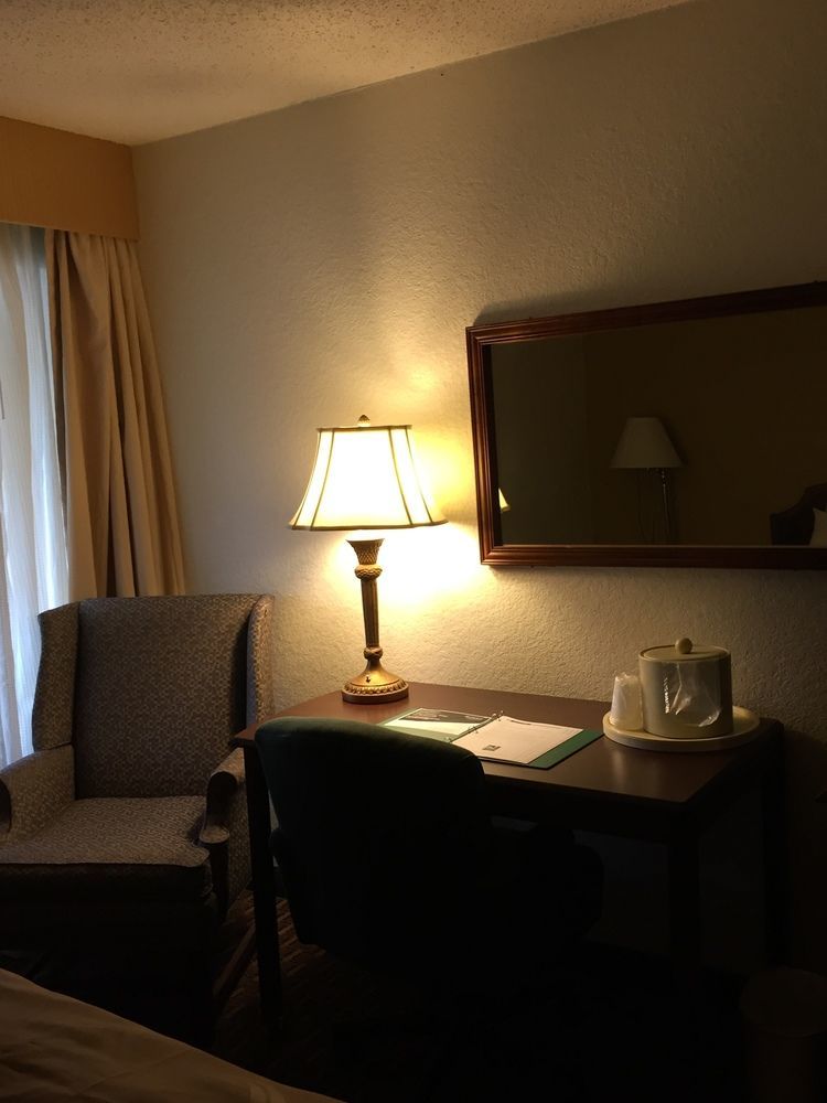 Quality Inn Milwaukee- Brookfield Εξωτερικό φωτογραφία