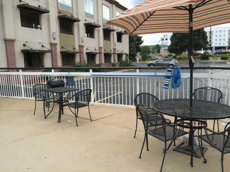 Quality Inn Milwaukee- Brookfield Εξωτερικό φωτογραφία