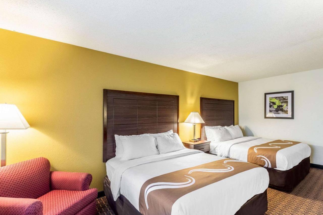 Quality Inn Milwaukee- Brookfield Εξωτερικό φωτογραφία